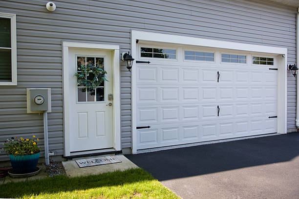 24/7 Emergency Garage Door Panel Replacement experts in Sterling, AK